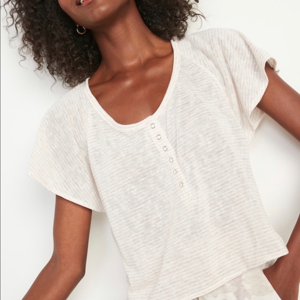 🏷️ NWT Loose Linen Blend Crop Henley T-Shirt